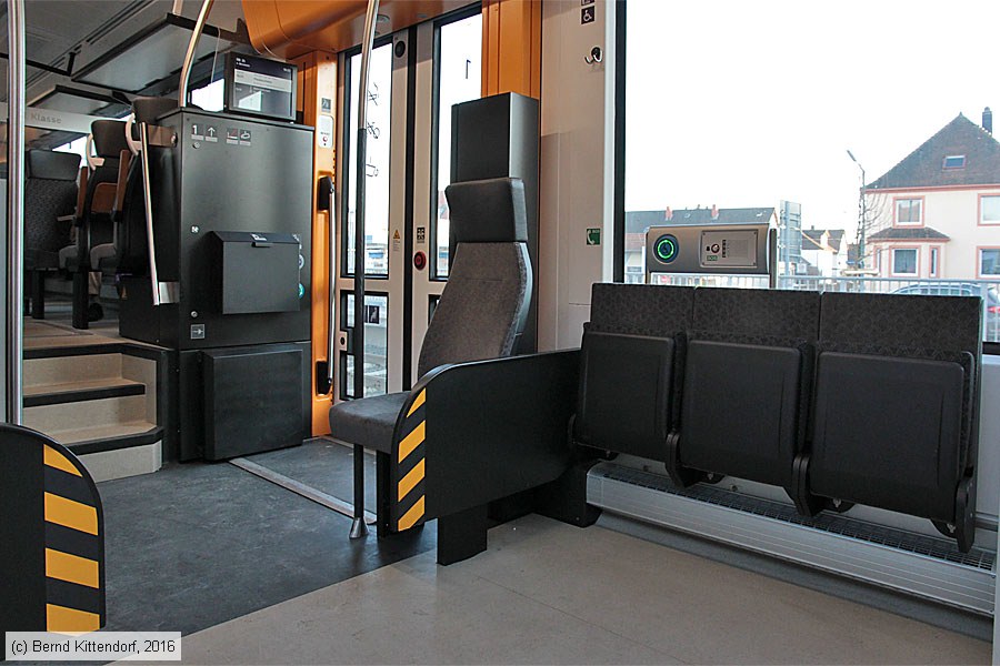 Deutsche Bahn - 622 043 - Innenansicht
/ Bild: db622043_bk1601250035.jpg