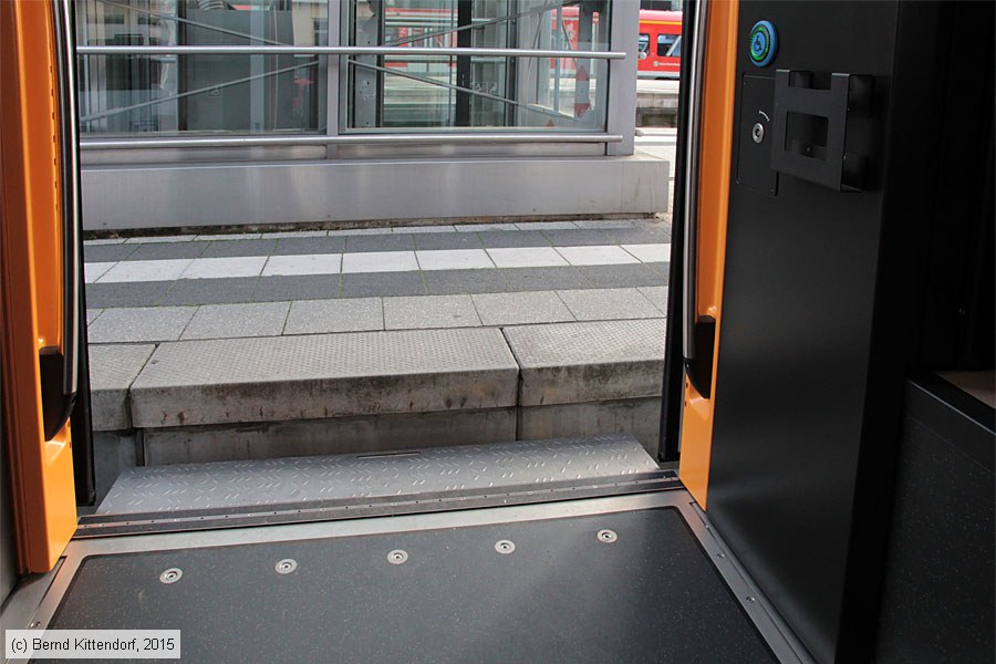 Deutsche Bahn - 623 006 - Innenansicht
/ Bild: db623006_bk1510040147.jpg Deutsche Bahn - 623 006 - Innenansicht
/ Bild: db623006_bk1510040147.jpg