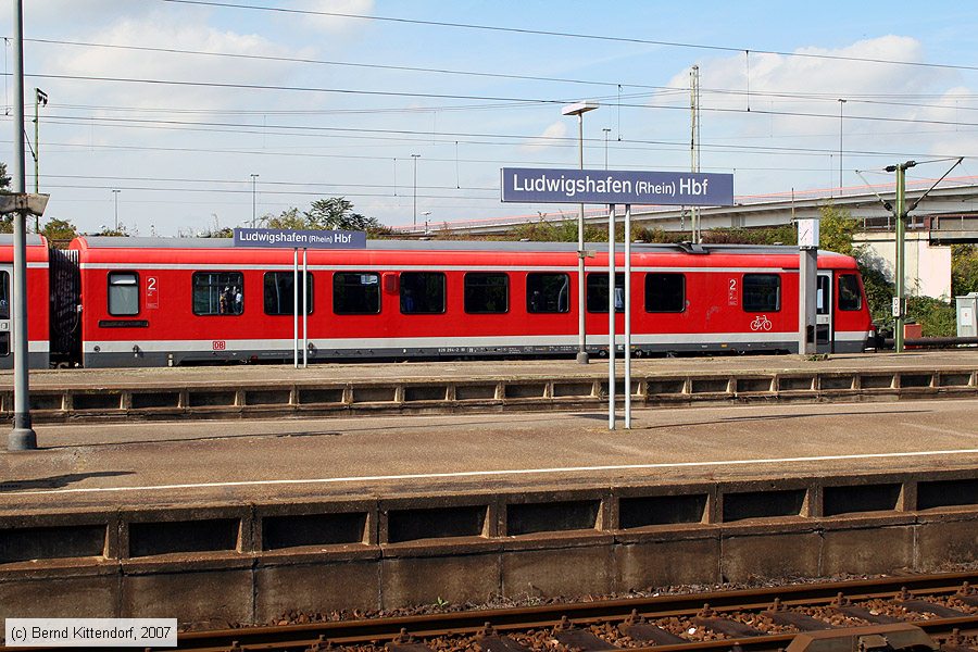 Deutsche Bahn - 628284-2
/ Bild: db6282842_bk0709300010.jpg