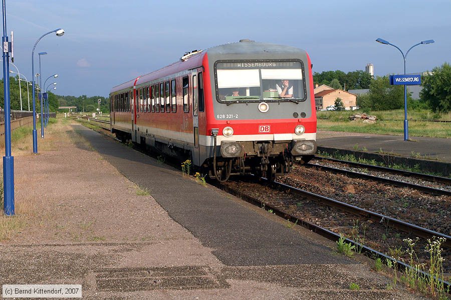 Deutsche Bahn - 628321-2
/ Bild: db6283212_bk0706090240.jpg Deutsche Bahn - 628321-2
/ Bild: db6283212_bk0706090240.jpg