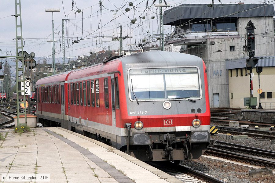 Deutsche Bahn - 628451-7
/ Bild: db6284517_bk0804150082.jpg Deutsche Bahn - 628451-7
/ Bild: db6284517_bk0804150082.jpg