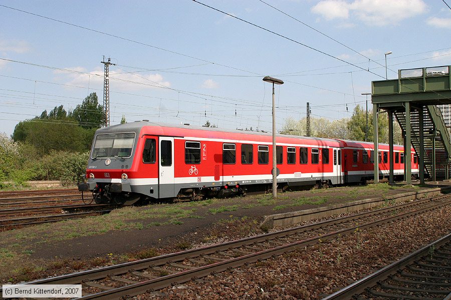 Deutsche Bahn - 628561-3
/ Bild: db6285613_bk0704200037.jpg Deutsche Bahn - 628561-3
/ Bild: db6285613_bk0704200037.jpg