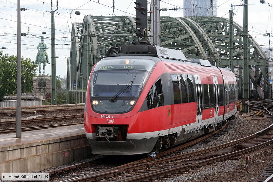 Deutsche Bahn - 644039-0
/ Bild: db6440390_bk0808110104.jpg