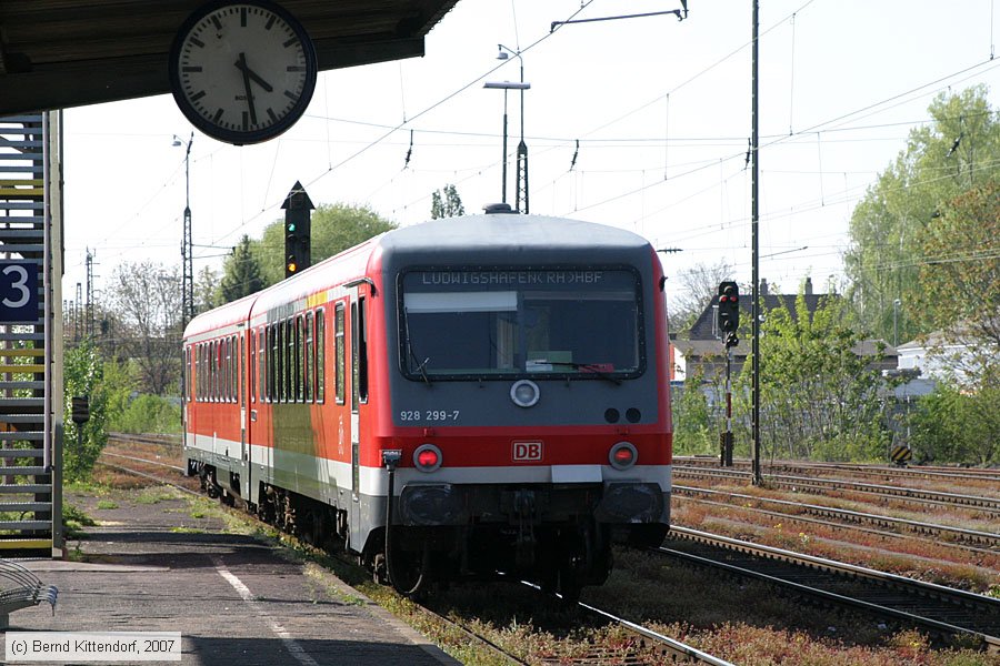 Deutsche Bahn - 928299-7
/ Bild: db9282997_bk0704200065.jpg