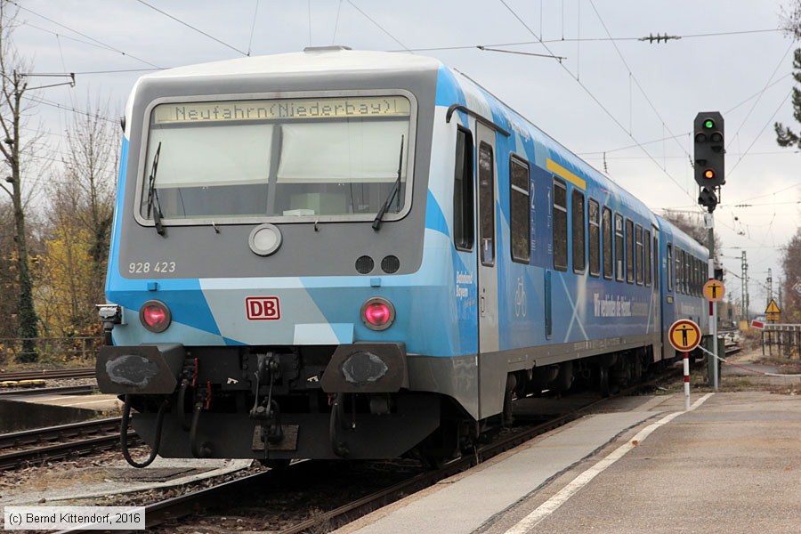 Deutsche Bahn - 928 423
/ Bild: db928423_bk1611180115.jpg Deutsche Bahn - 928 423
/ Bild: db928423_bk1611180115.jpg