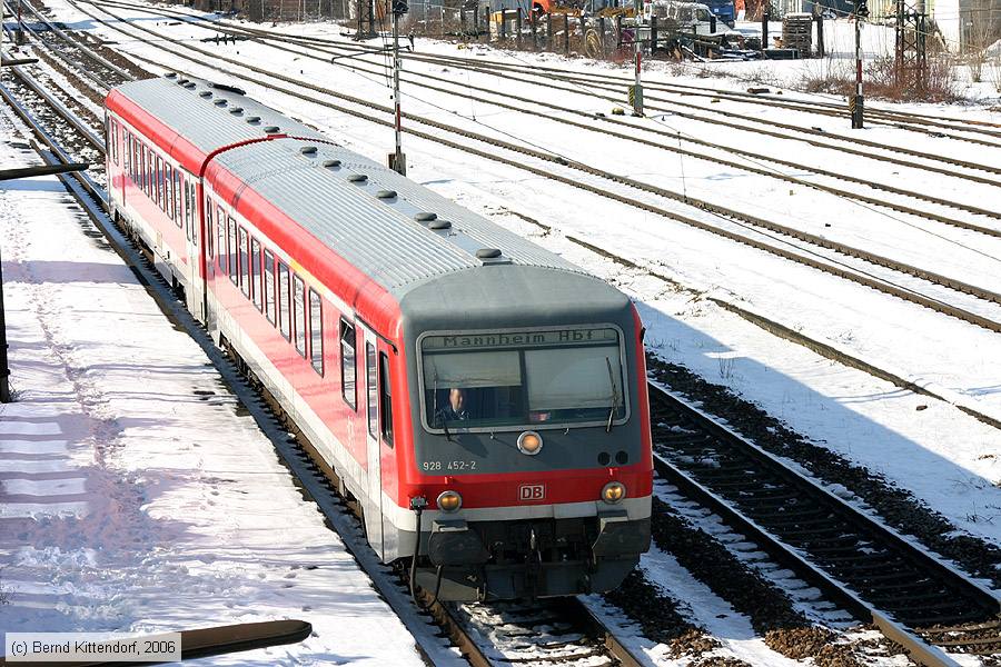 Deutsche Bahn - 928452-2
/ Bild: db9284522_bk0603050019.jpg Deutsche Bahn - 928452-2
/ Bild: db9284522_bk0603050019.jpg