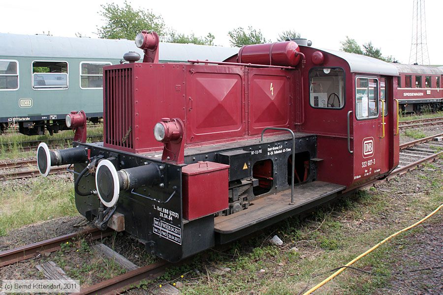 Historische Diesel-Lok - 322607-3
/ Bild: db3226073_bk1105280218.jpg