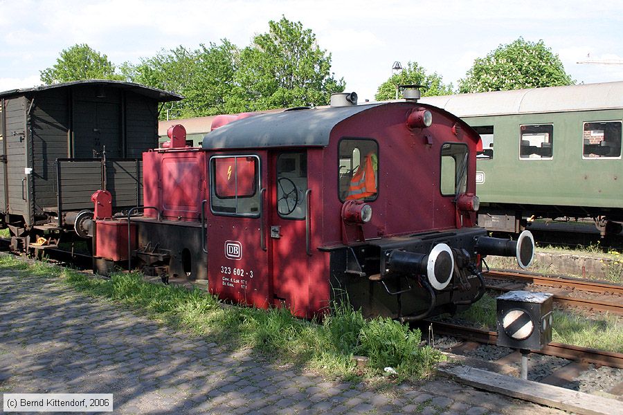 Historische Diesel-Lok - 323602-3
/ Bild: db3236023_bk0605070283.jpg