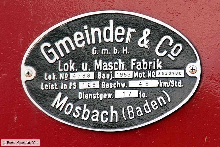 Historische Diesel-Lok - 323942-3
/ Bild: db3239423_bk1105280184.jpg