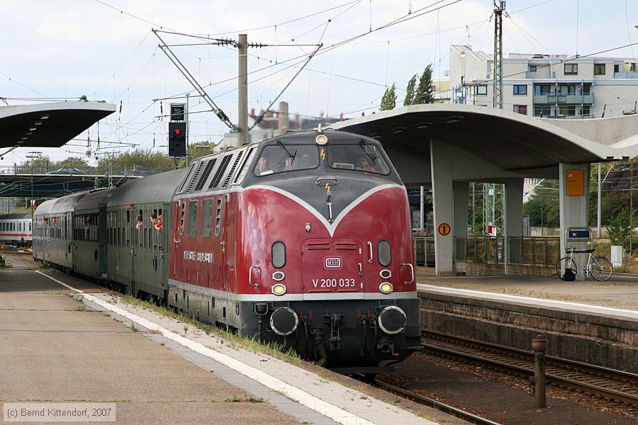 Historische Diesel-Lok - V 200 033
/ Bild: dbv200033_bk0709290070.jpg