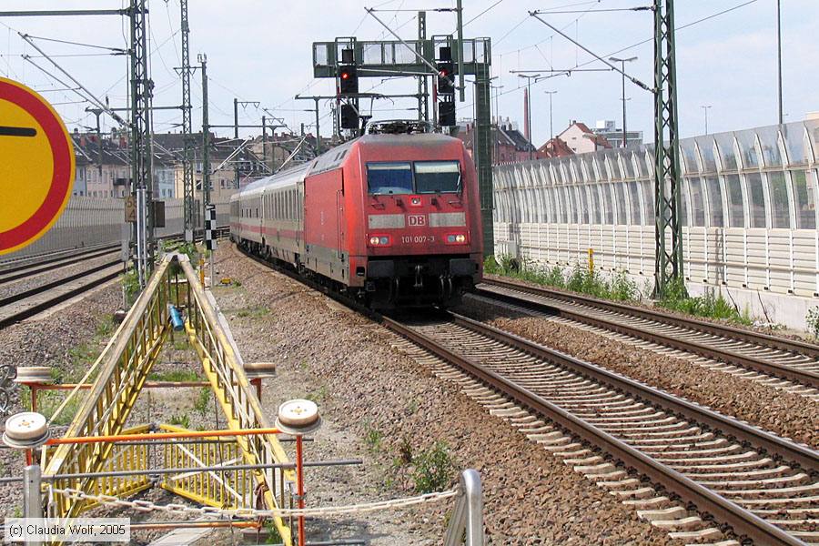 Deutsche Bahn - 101007-3
/ Bild: db1010073_cw013638.jpg Deutsche Bahn - 101007-3
/ Bild: db1010073_cw013638.jpg