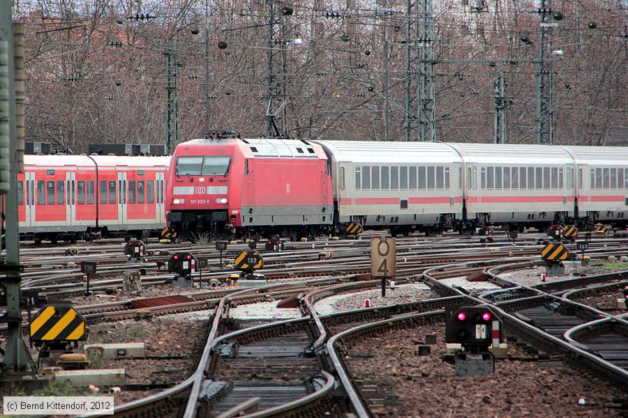 Deutsche Bahn - 101023-0
/ Bild: db1010230_bk1212280056.jpg
