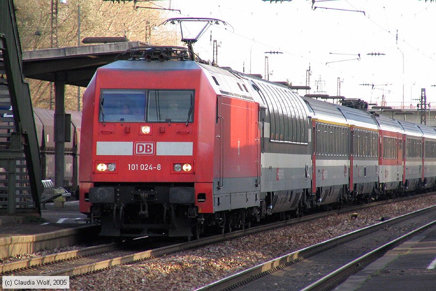 Deutsche Bahn - 101024-8
/ Bild: db1010248_cw018418.jpg