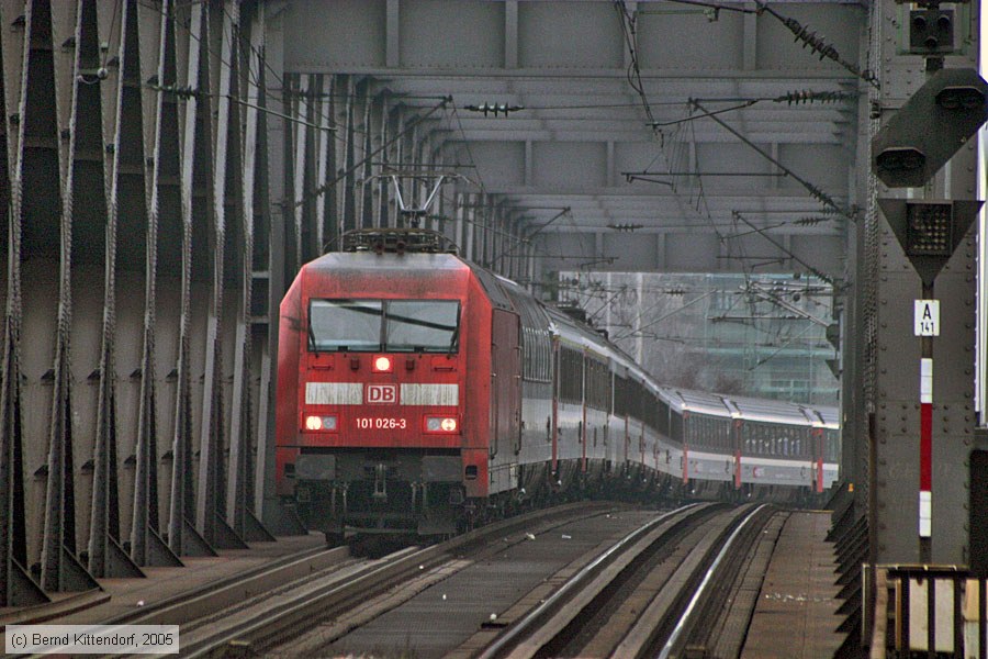 Deutsche Bahn - 101026-3
/ Bild: db1010263_e0013363.jpg Deutsche Bahn - 101026-3
/ Bild: db1010263_e0013363.jpg