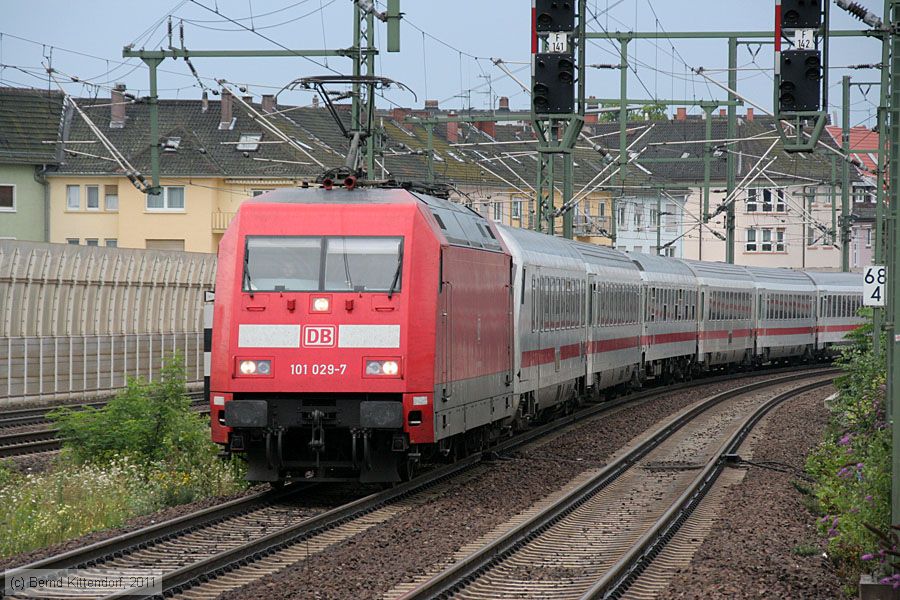 Deutsche Bahn - 101029-7
/ Bild: db1010297_bk1108030108.jpg