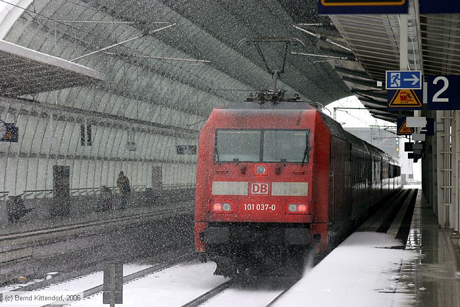 Deutsche Bahn - 101037-0
/ Bild: db1010370_bk0603030012.jpg