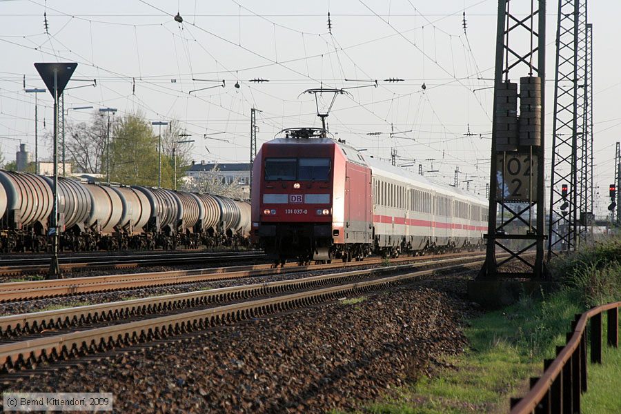 Deutsche Bahn - 101037-0
/ Bild: db1010370_bk0904090069.jpg
