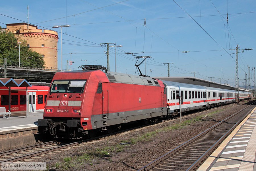 Deutsche Bahn - 101037-0
/ Bild: db1010370_bk1108200016.jpg