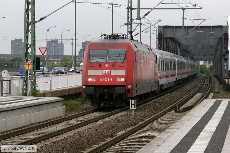 Deutsche Bahn - 101038-8
/ Bild: db1010388_cw1005200212.jpg Deutsche Bahn - 101038-8
/ Bild: db1010388_cw1005200212.jpg