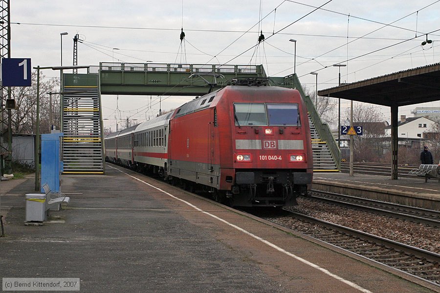 Deutsche Bahn - 101040-4
/ Bild: db1010404_bk0701260039.jpg Deutsche Bahn - 101040-4
/ Bild: db1010404_bk0701260039.jpg