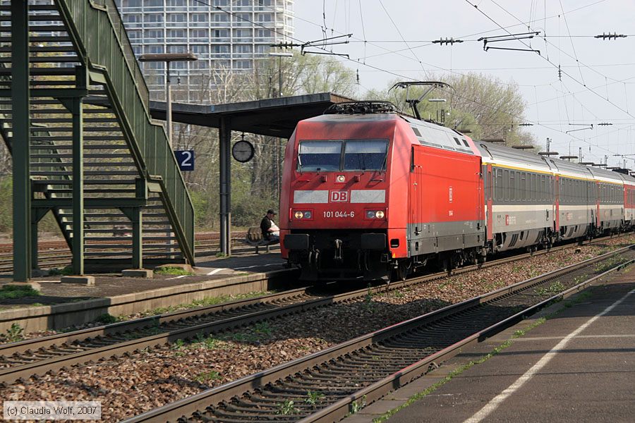 Deutsche Bahn - 101044-6
/ Bild: db1010446_cw0704020044.jpg Deutsche Bahn - 101044-6
/ Bild: db1010446_cw0704020044.jpg