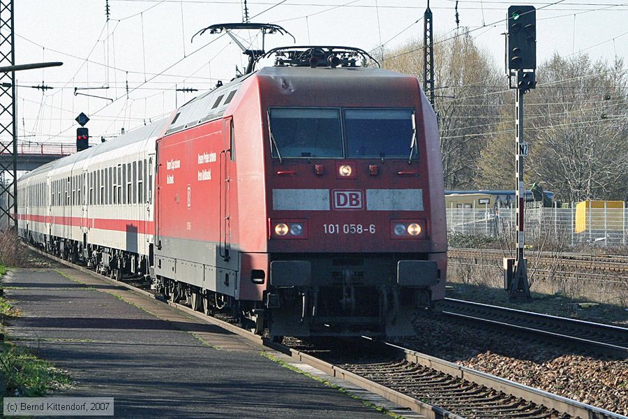 Deutsche Bahn - 101058-6
/ Bild: db1010586_bk0703120012.jpg Deutsche Bahn - 101058-6
/ Bild: db1010586_bk0703120012.jpg