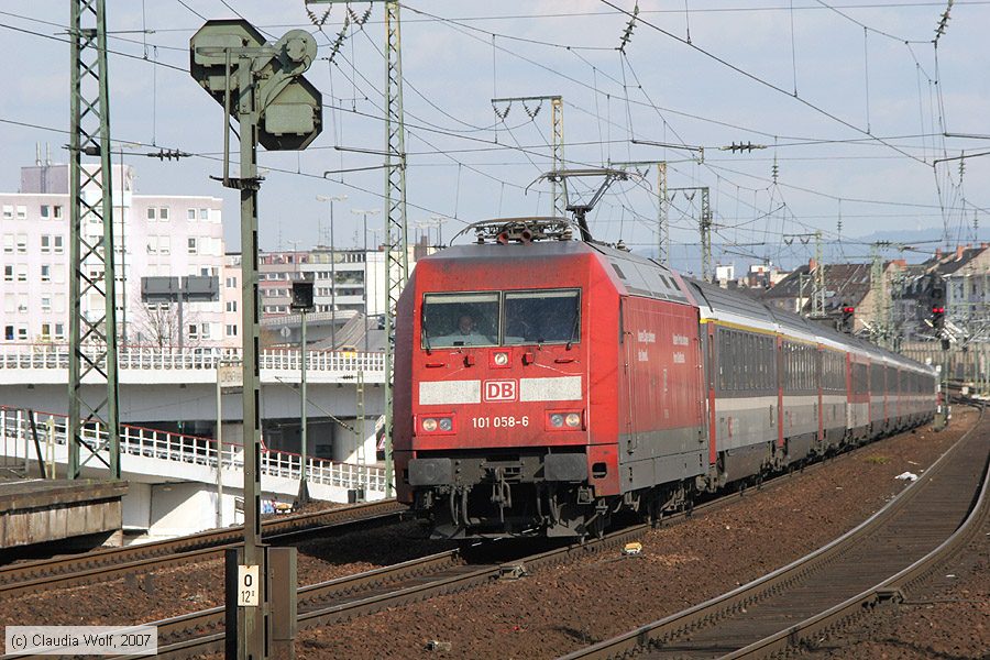 Deutsche Bahn - 101058-6
/ Bild: db1010586_cw0704060026.jpg