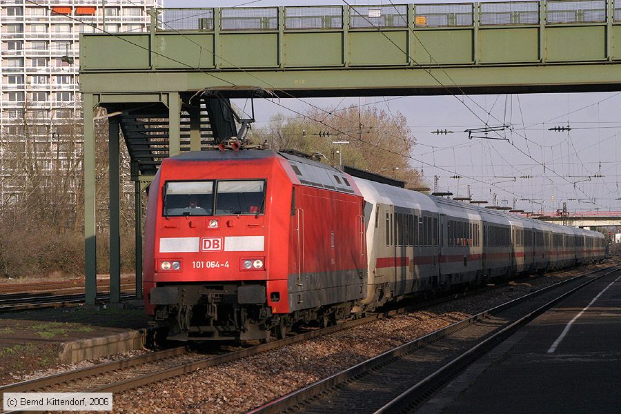 Deutsche Bahn - 101064-4
/ Bild: db1010644_bk0604060002.jpg Deutsche Bahn - 101064-4
/ Bild: db1010644_bk0604060002.jpg