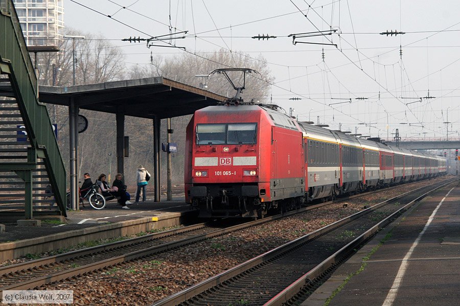 Deutsche Bahn - 101065-1
/ Bild: db1010651_cw0703160005.jpg