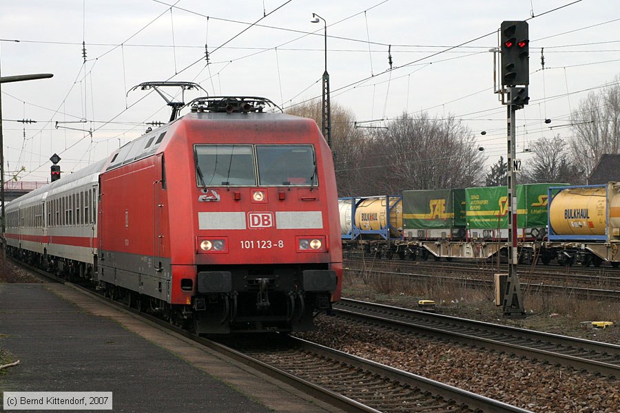 Deutsche Bahn - 101123-8
/ Bild: db1011238_bk0701260029.jpg