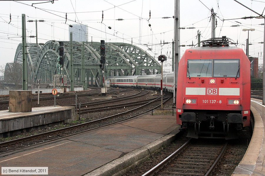 Deutsche Bahn - 101137-8
/ Bild: db1011378_bk1102190006.jpg