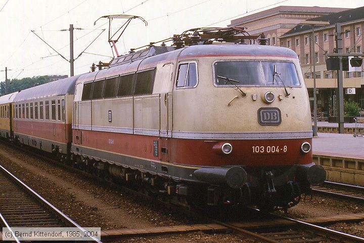 Deutsche Bundesbahn - 103004-8
/ Bild: db1030048_ds097624.jpg