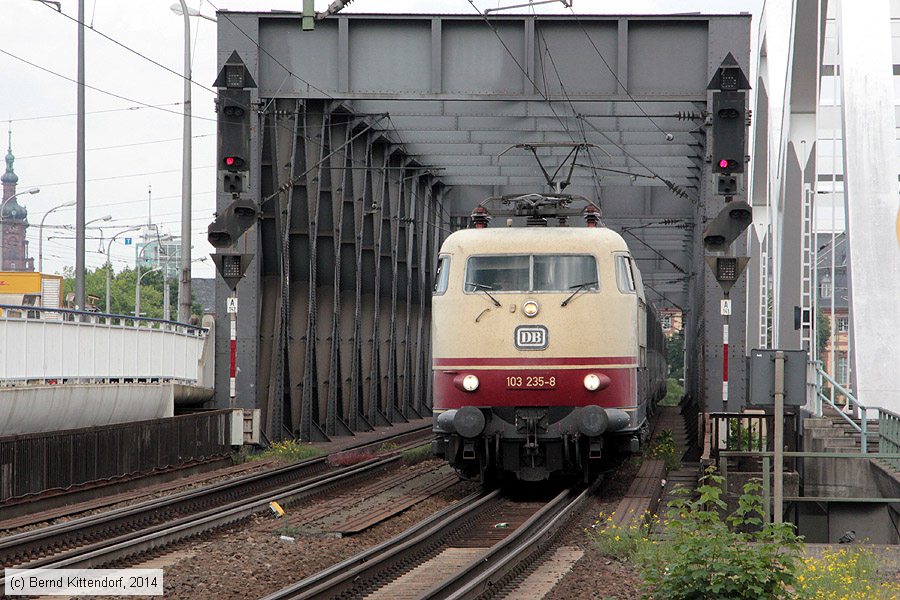 Deutsche Bahn - 103235-8
/ Bild: db1032358_bk1406020016.jpg