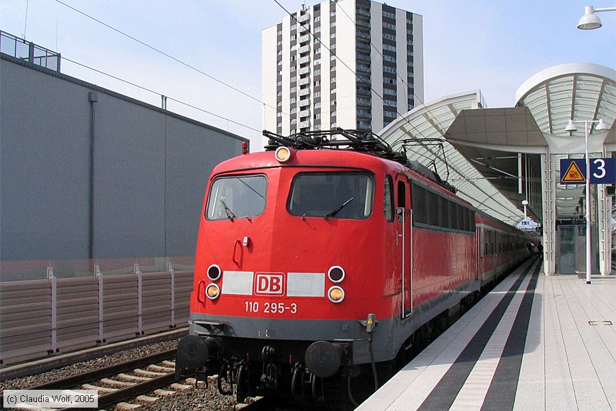 Deutsche Bahn - 110295-3
/ Bild: db1102953_cw013612.jpg Deutsche Bahn - 110295-3
/ Bild: db1102953_cw013612.jpg