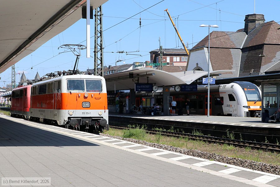 Deutsche Bahn - 111111-1
/ Bild: db1111111_bk2507030129.jpg Deutsche Bahn - 111111-1
/ Bild: db1111111_bk2507030129.jpg