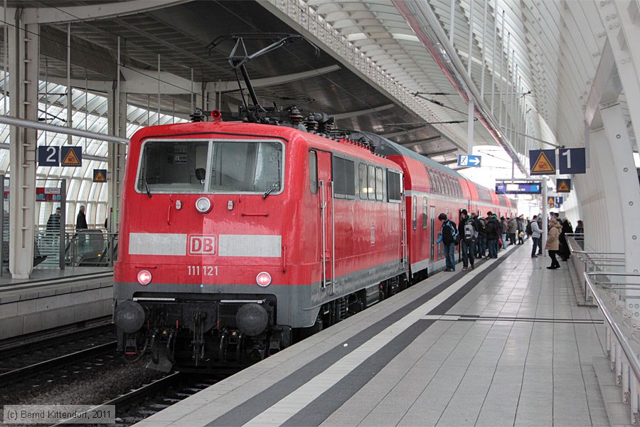Deutsche Bahn - 111 121
/ Bild: db111121_bk1112200010.jpg