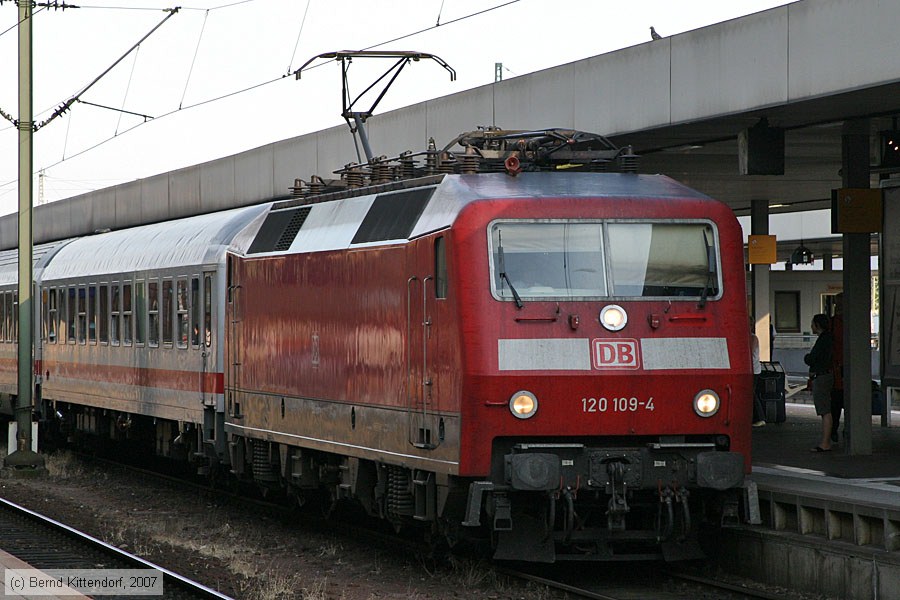 Deutsche Bahn - 120109-4
/ Bild: db1201094_bk0707140112.jpg