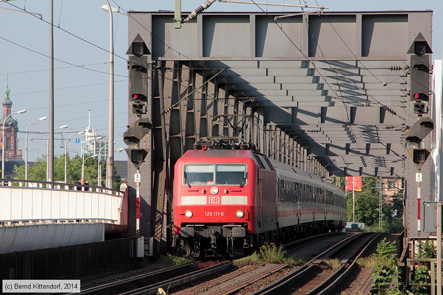 Deutsche Bahn - 120111-0
/ Bild: db1201110_bk1406120056.jpg