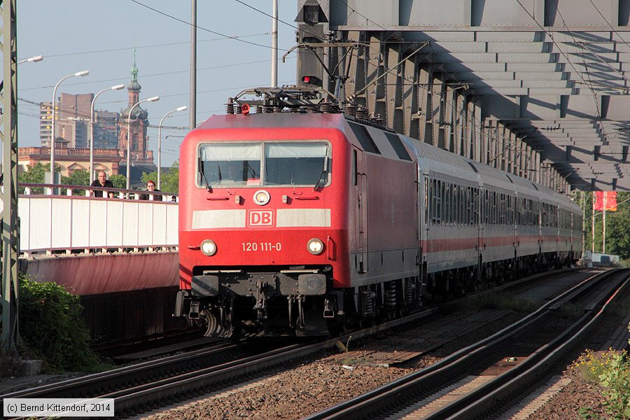 Deutsche Bahn - 120111-0
/ Bild: db1201110_bk1406120057.jpg