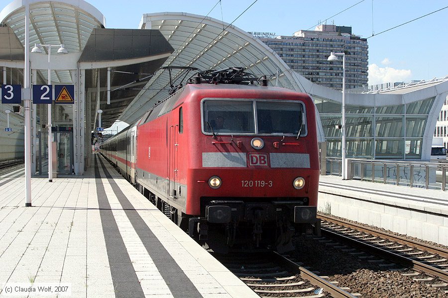 Deutsche Bahn - 120119-3
/ Bild: db1201193_cw0708230018.jpg