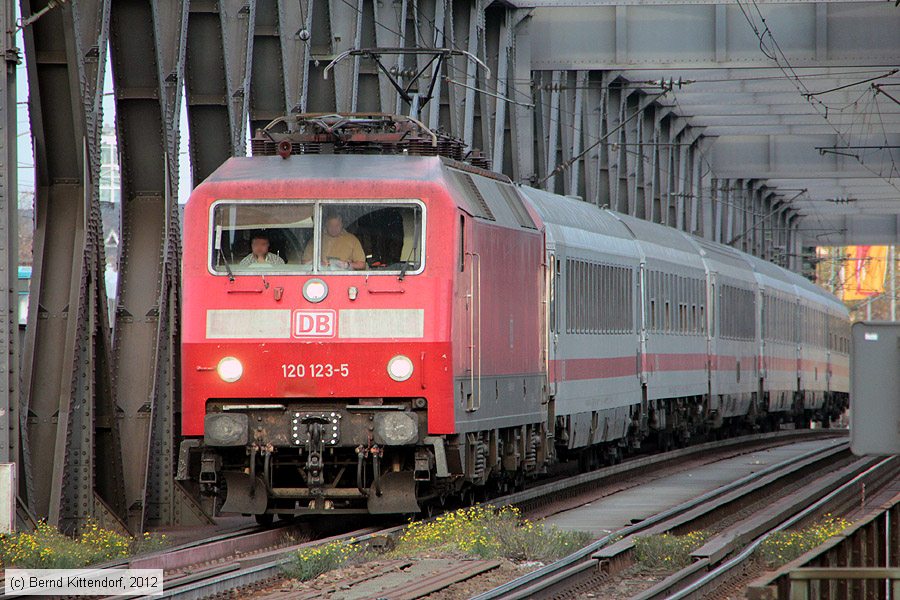 Deutsche Bahn - 120123-5
/ Bild: db1201235_bk1211090038.jpg