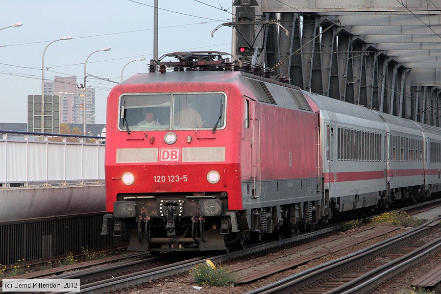 Deutsche Bahn - 120123-5
/ Bild: db1201235_bk1211090040.jpg