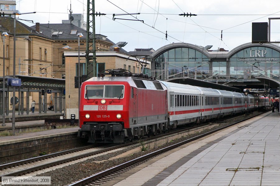 Deutsche Bahn - 120125-0
/ Bild: db1201250_bk0803120107.jpg