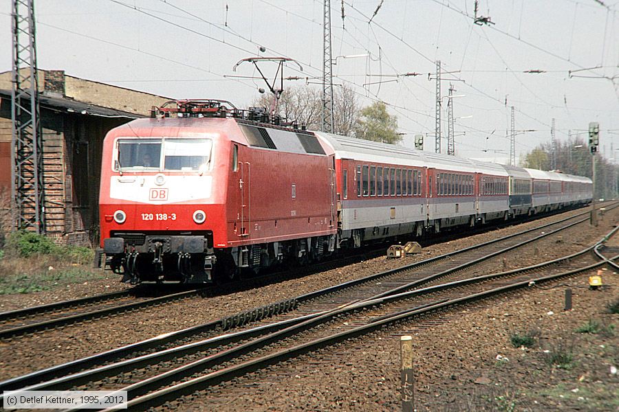 Deutsche Bahn - 120138-3
/ Bild: db1201383_dk112333.jpg