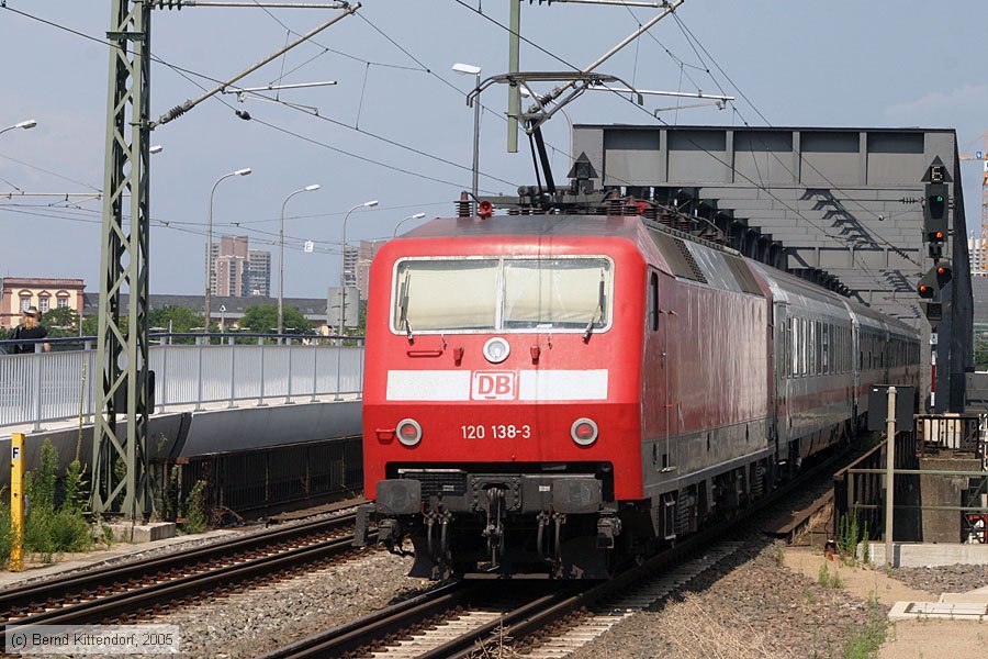 Deutsche Bahn - 120138-3
/ Bild: db1201383_e0022219.jpg