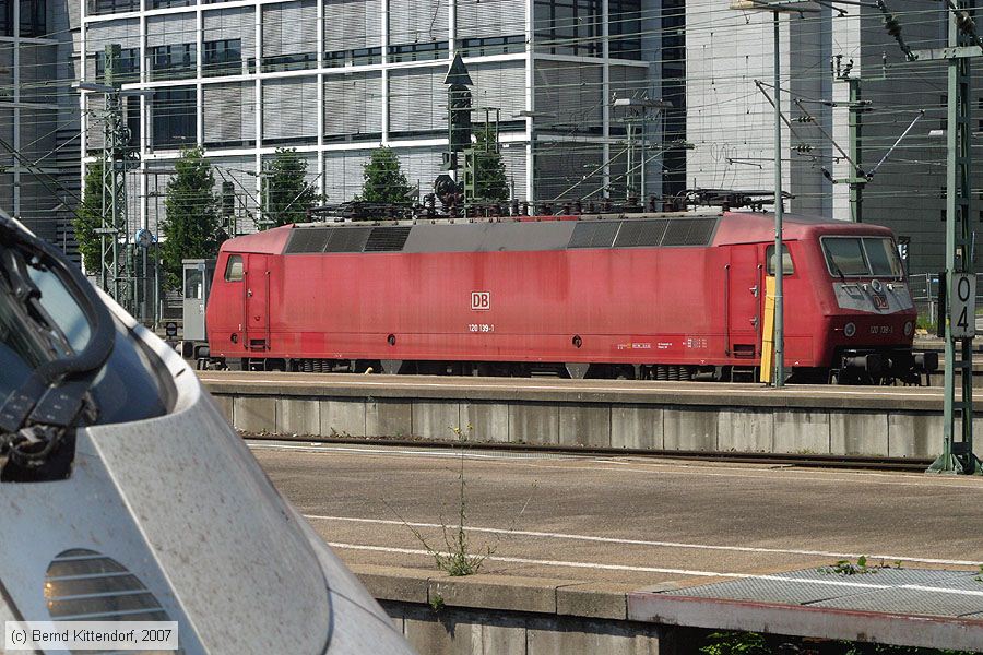Deutsche Bahn - 120139-1
/ Bild: db1201391_bk0706080075.jpg