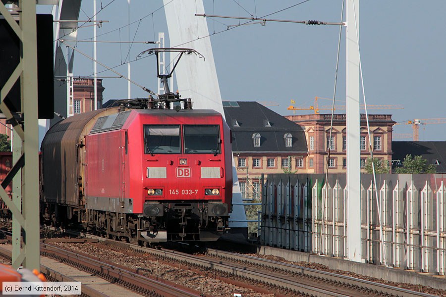 Deutsche Bahn - 145033-7
/ Bild: db1450337_bk1406120065.jpg