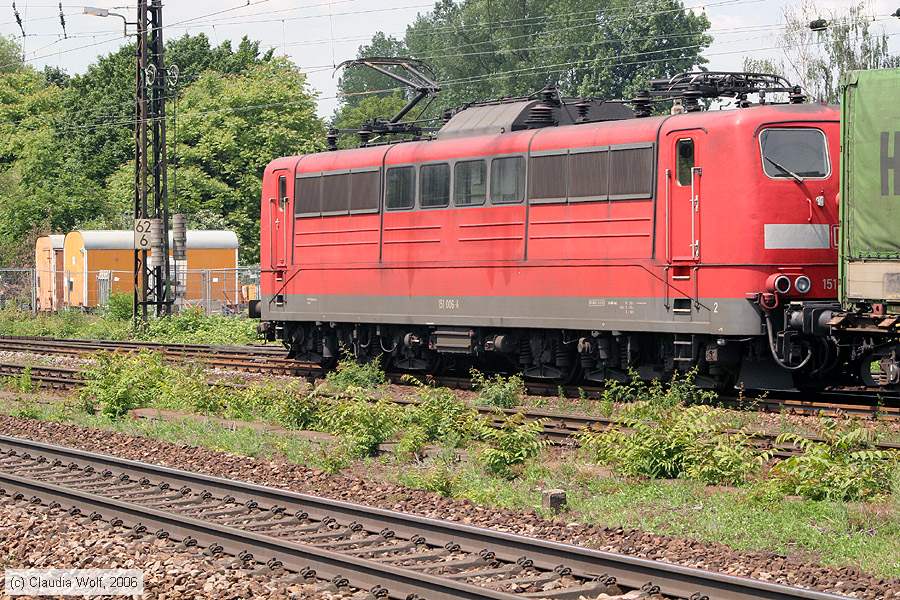 Deutsche Bahn - 151006-4
/ Bild: db1510064_cw0606070055.jpg Deutsche Bahn - 151006-4
/ Bild: db1510064_cw0606070055.jpg