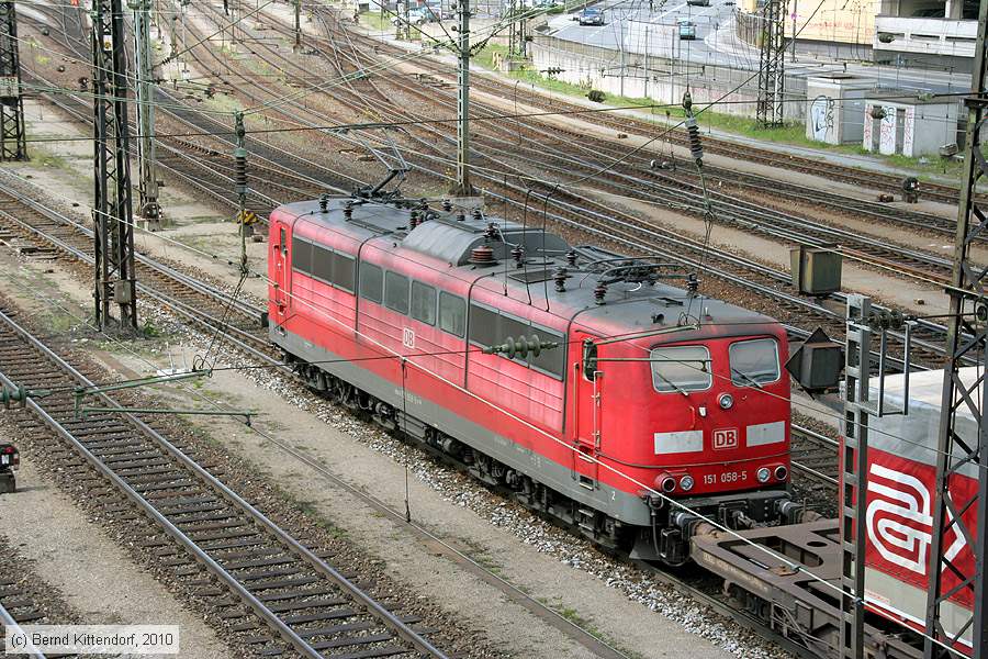 Deutsche Bahn - 151058-5
/ Bild: db1510585_bk1004270251.jpg