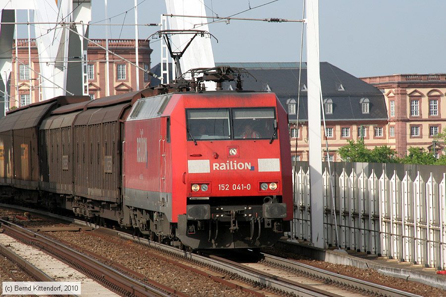 Deutsche Bahn - 152041-0
/ Bild: db1520410_bk1006100023.jpg
